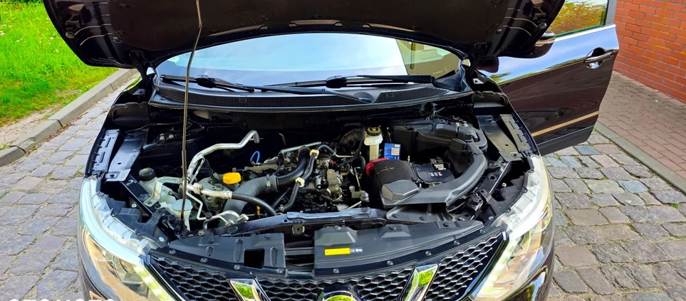 Nissan Qashqai cena 61900 przebieg: 97700, rok produkcji 2017 z Elbląg małe 667